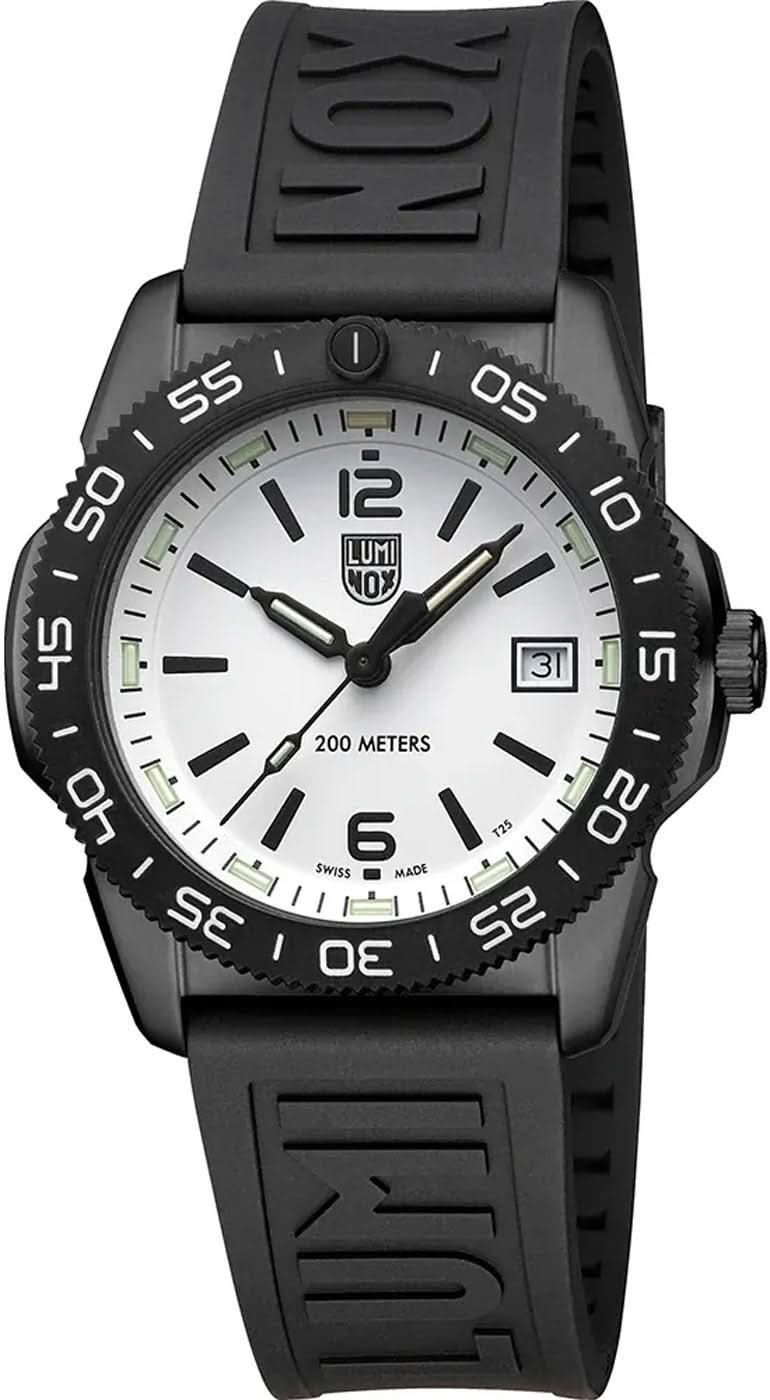 Reloj de buceo Luminox con correa de silicona negra y esfera blanca, visualización de fecha