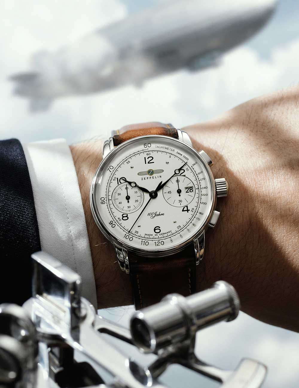 Zeppelin 8676-1 100 Jahre Zeppelin Herren Chronograph Schwarzsilber • Chronographenfunktion • 5 ATM wasserdicht, Bild 2