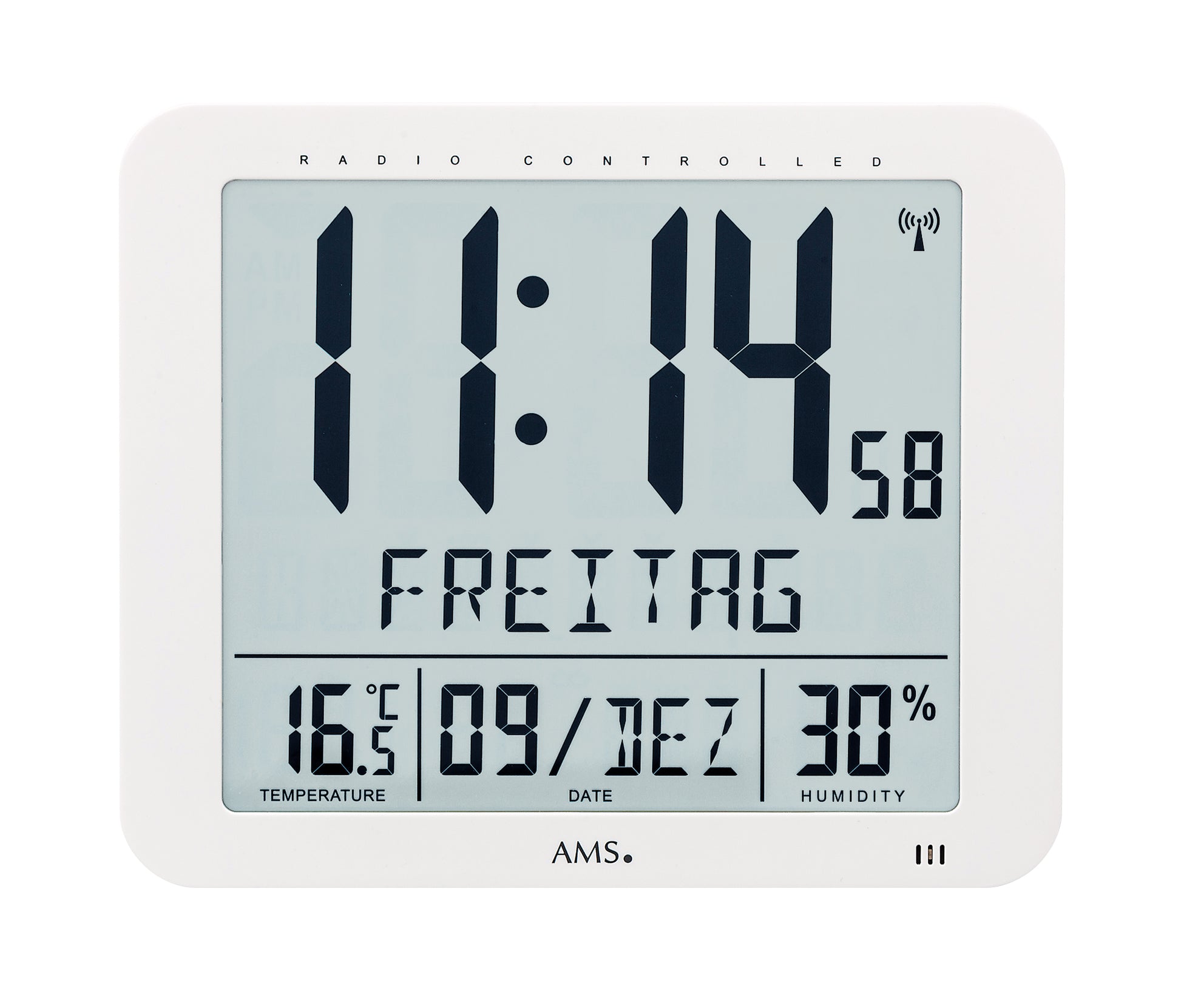 Digital väggklocka med vitt hölje och stor LED-tidsdisplay