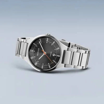Bering Titanium 11739-772 Herrenuhr Silber • Saphirglas • Titanarmband, Bild 4