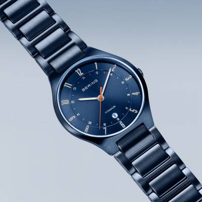Bering Titanium 11739-797 Herrenuhr Matblau • Titan-Gliederarmband • Saphirglas, Bild 3