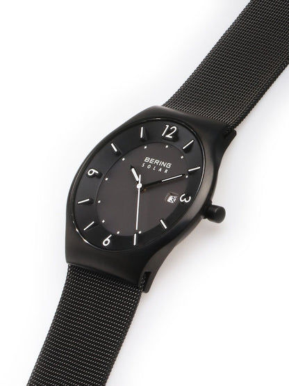 Bering Solar Herrenarmbanduhr: schwarzes Zifferblatt, schwarzes Meshband