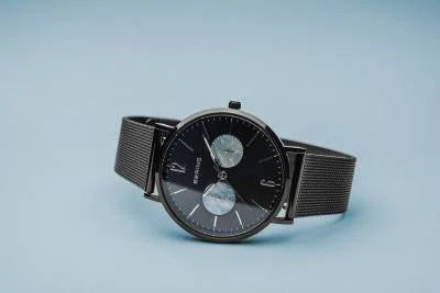 Bering Classic 14236-123 Damenuhr Schwarz • Saphirglas • Milanaise-Armband, Bild 5