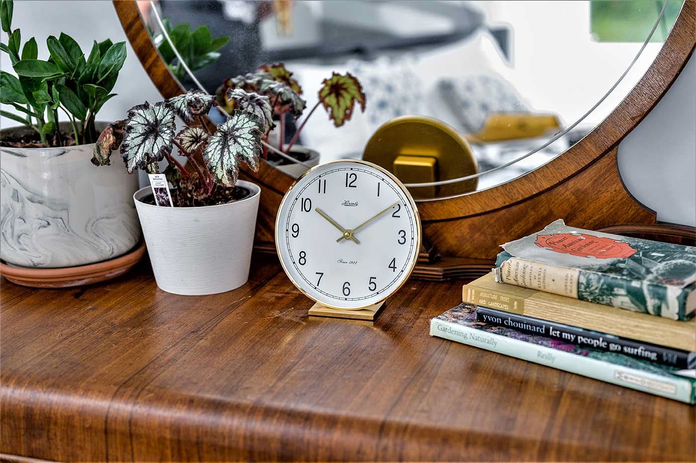 Hermle Table Clock 19x18x6.5 cm Brass • Made in Germany • Quartz Movement