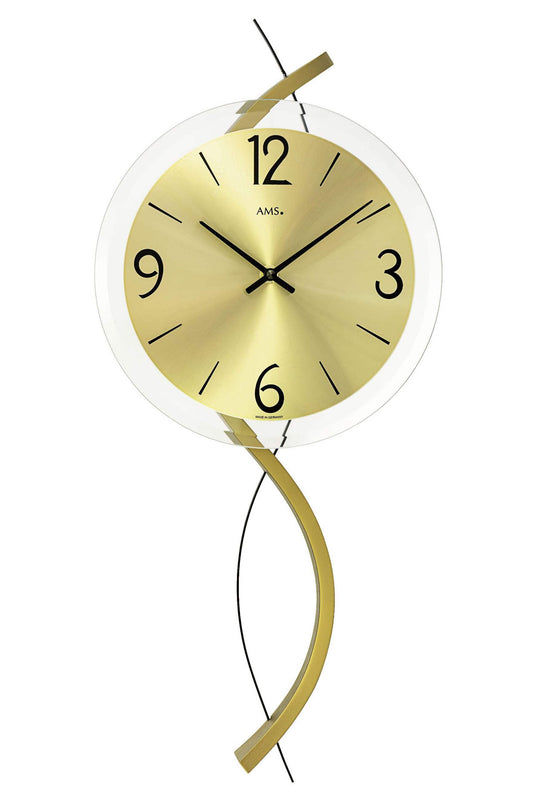 Wanduhr mit rundem Zifferblatt, goldfarbene Zeiger und Holzgehäuse, AMS-Logo