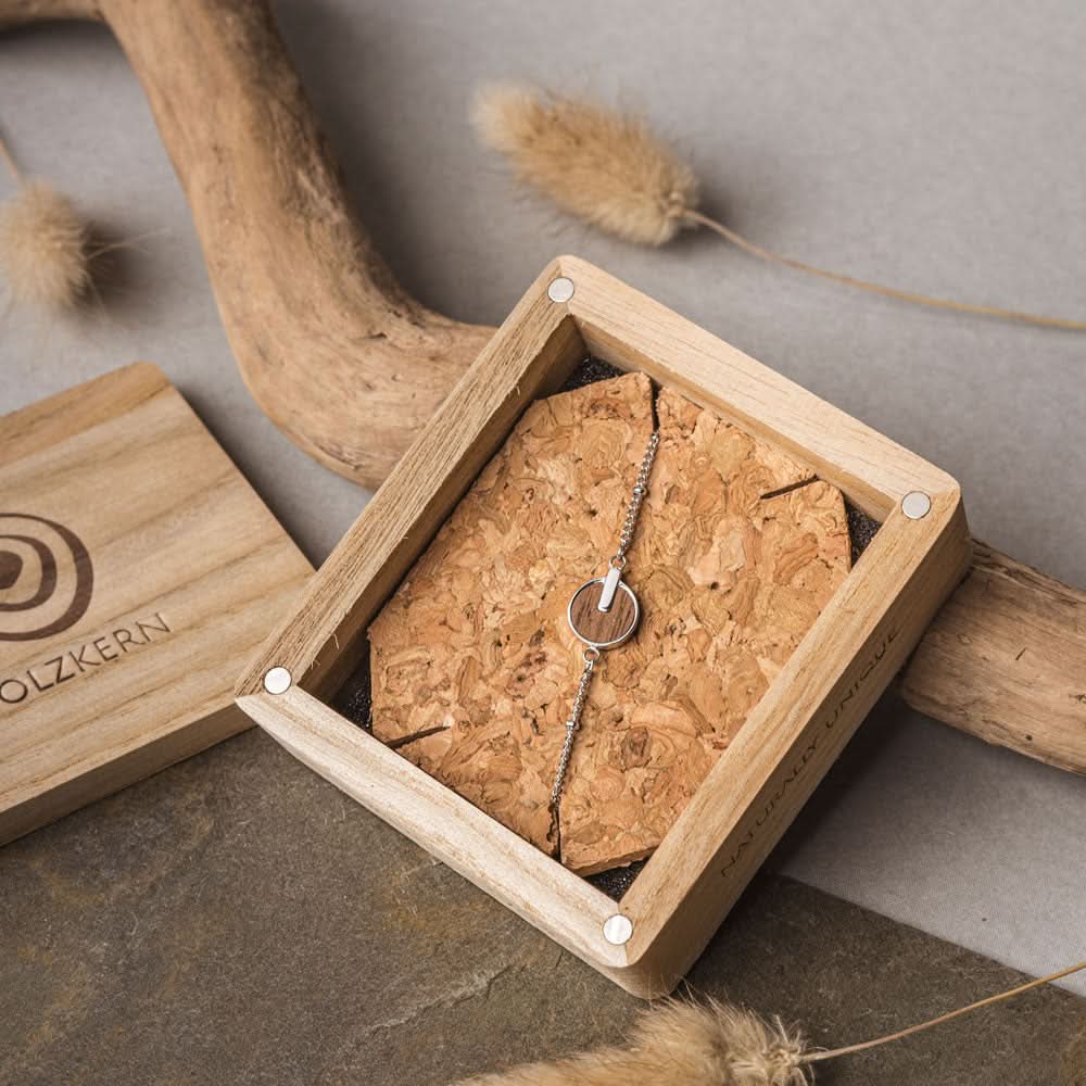 Opaque Bracelet with Round Wood Pendant - Wood Core Model: Jewelry