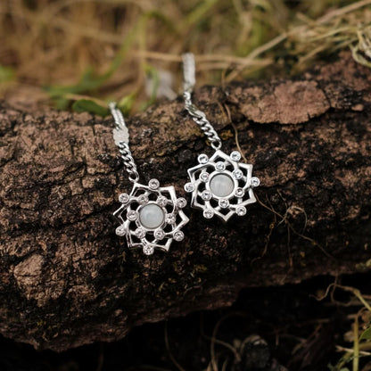 https://www.holzkern.com/media/catalog/product/7/_/7_220124_composition_gem_ohrringe_mondstein_silber_cv_20.jpg