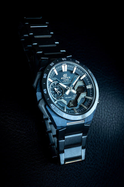 Casio Edifice Herrenuhr mit blauem Zifferblatt, Analog-Detail und Metallarmband