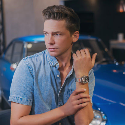 Casio Edifice Chronograph am Handgelenk mit Edelstahlarmband