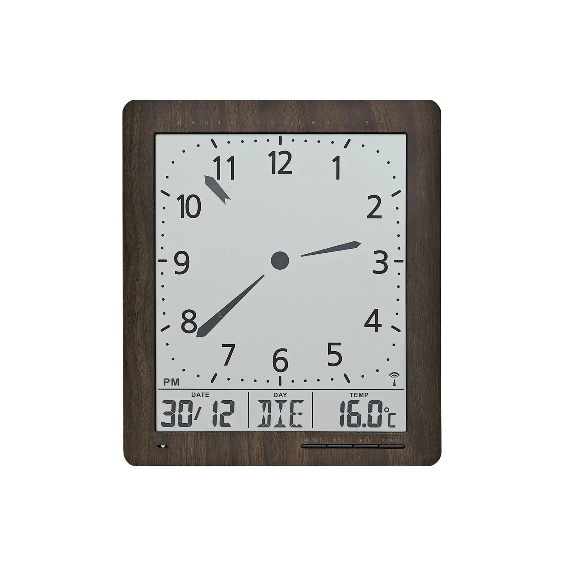 Wanduhr mit Holzrahmen und großem Ziffernblatt; Display mit Datum, Wochentag und 16,0 °C