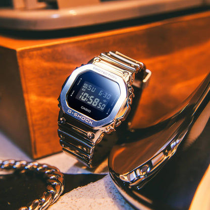Casio GM-5600YM-8ER G-Shock Herrenuhr Silber • Edelstahllünette • 20 bar wasserdicht, Bild 4