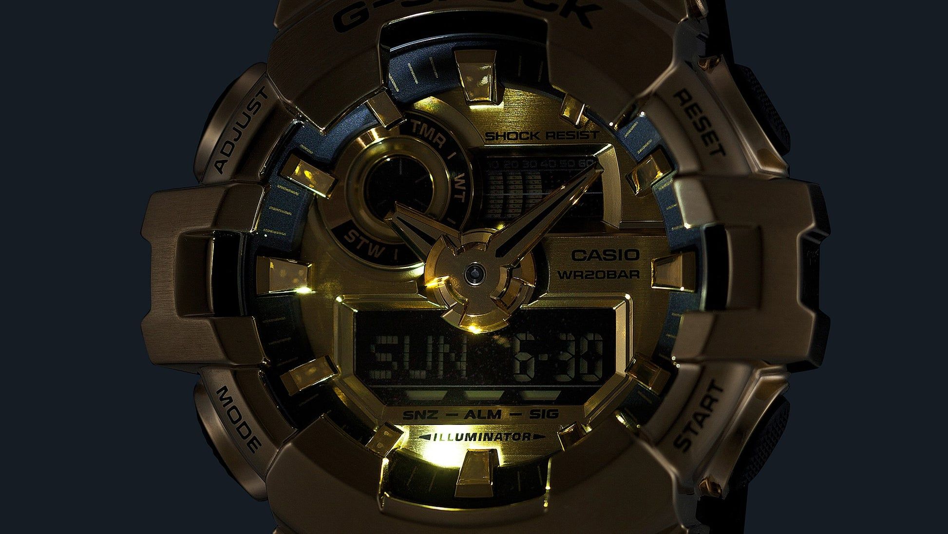 Casio GM-700G-9AER G-Shock Classic Herrenuhr Schwarz-Gold • Edelstahlgehäuse mit Goldionenbeschichtung •