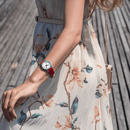 Mondaine evo2 MSE.30210.LCV Damenuhr Rot • Saphirglas • Veganes Traubenleder, Bild 2