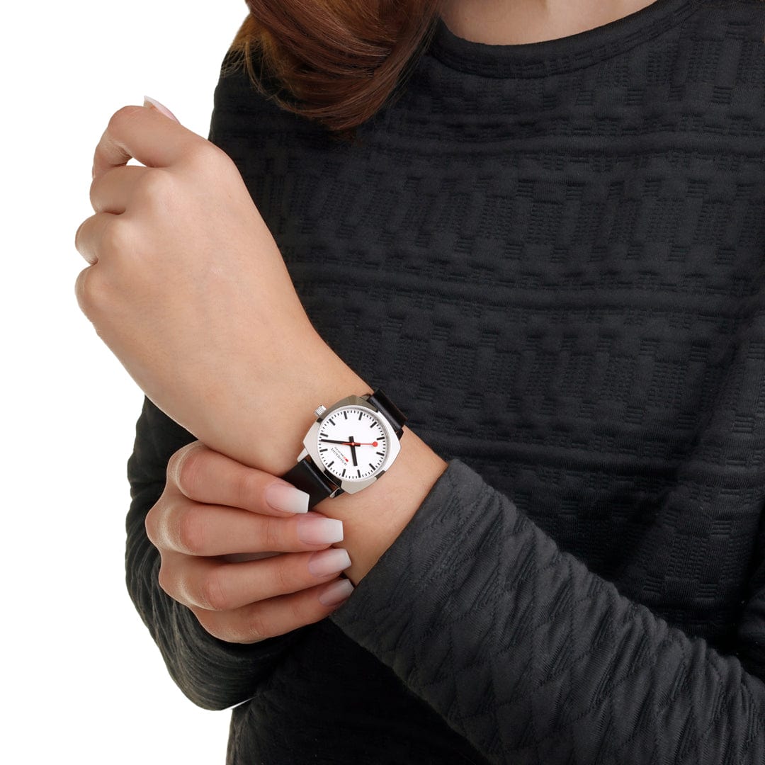 Mondaine Petite Cushion MSL.31110.LBV Damenuhr Schwarz • Saphirglas • Swiss Made, Bild 2