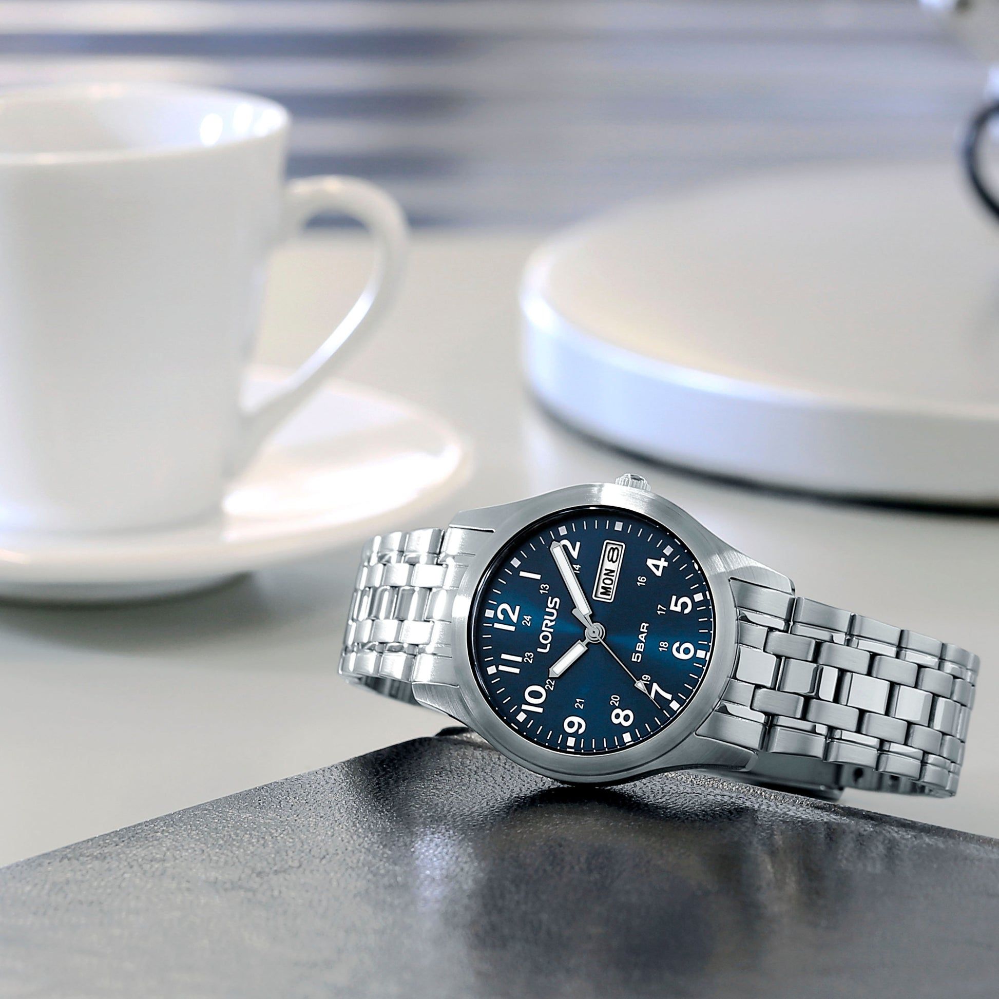 Lorus Classic RXN77DX9 Herrenuhr Dunkelblau • Mineralglas • Edelstahlarmband, Bild 2