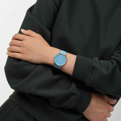 Swatch Skin Irony SYXS164 Damen Armbanduhr Blau • Ultra-flaches Skin-Gehäuse • Irisierendes Design, Bild 2