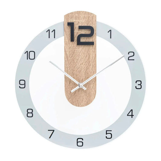 Funk-Wanduhr mit hellblauem Ziffernring, weißem Ziffernblatt und hölzernem Mittelteil