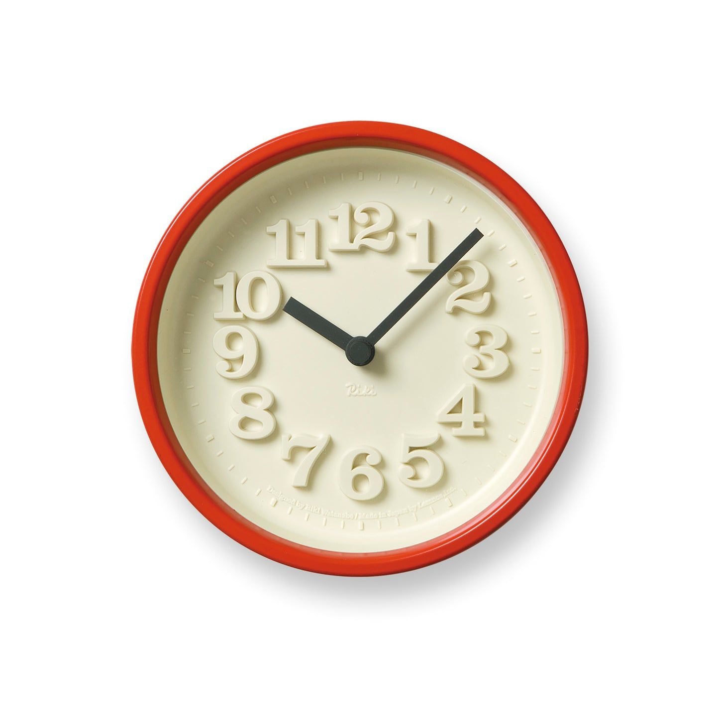 Runde Lemnos-Wanduhr mit rotem Rahmen und beigem Zifferblatt, schwarze Zeiger