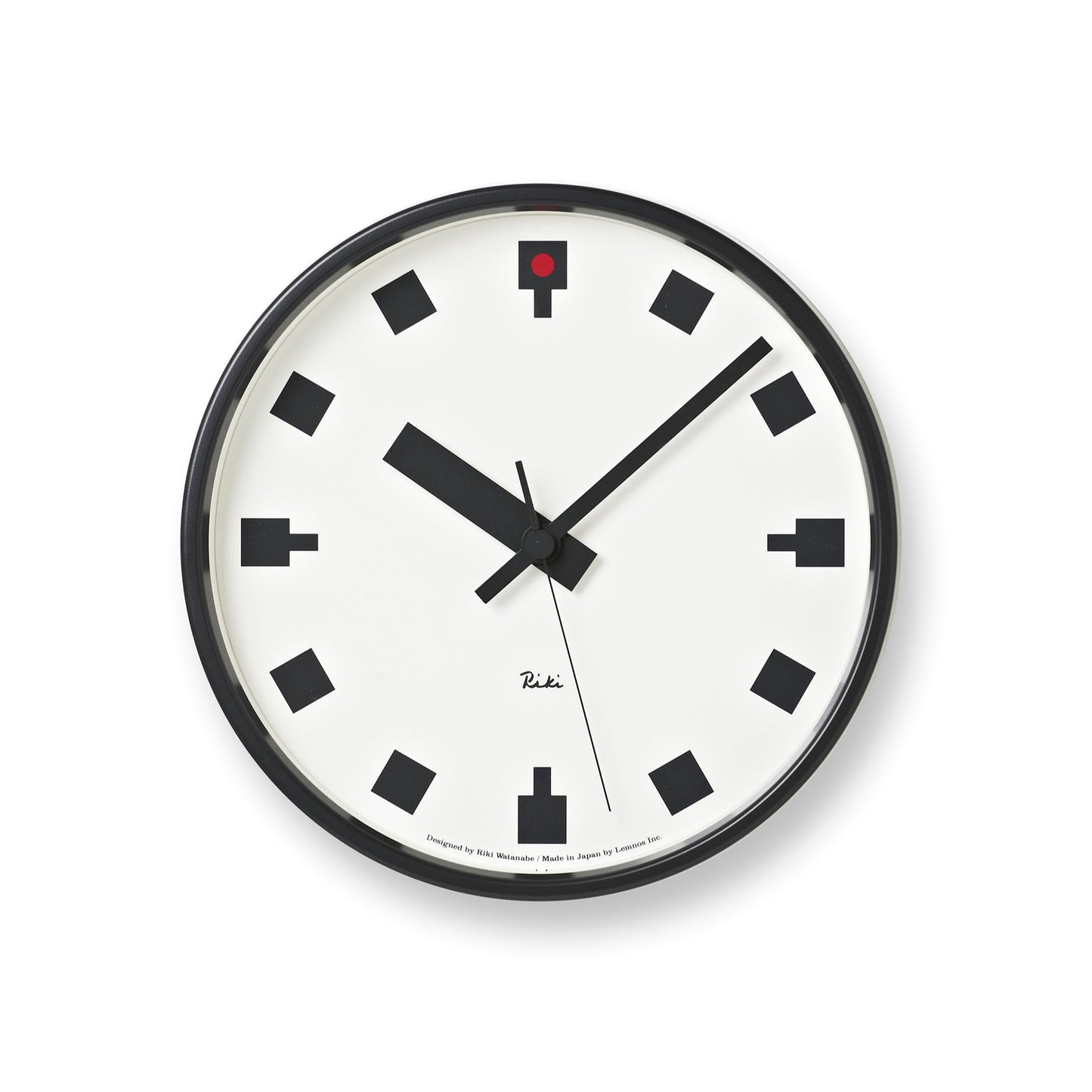 Schwarze Wanduhr mit weißem Zifferblatt, schwarzen Rechteck-Indizes und rotem Akzent bei 12