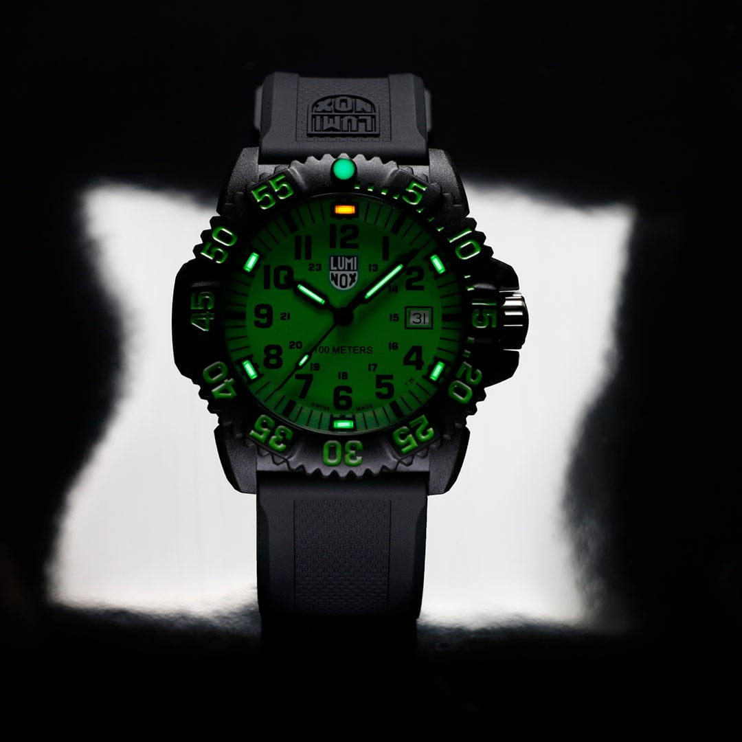 Luminox Sea Lion X2.2067.1 Herrenuhr Schwarz/Grün • CARBONOX™-Gehäuse • Luminox Light Technology, Bild 3