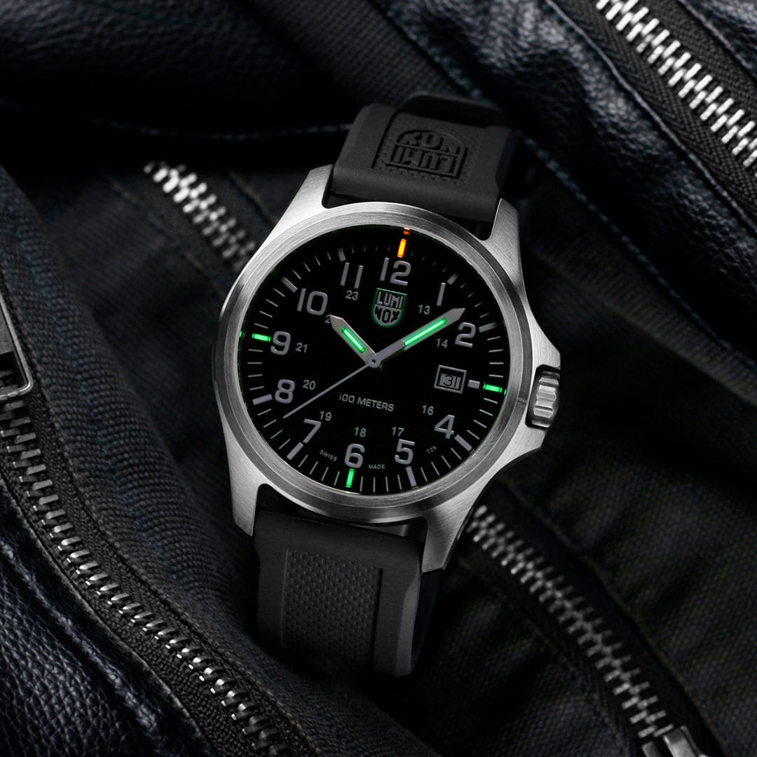 Luminox Moon Valley X2.2501 Herrenuhr Schwarz • Schweizer Quarzwerk • 25 Jahre Leuchtfunktion, Bild 3