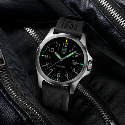 Luminox Moon Valley X2.2501 Herrenuhr Schwarz • Schweizer Quarzwerk • 25 Jahre Leuchtfunktion, Bild 3