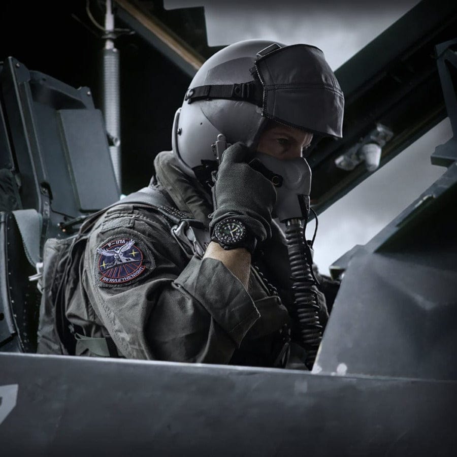 Luminox F-117 Nighthawk x Skunk Works XA.6442.H Herren Armbanduhr • Saphirglas • CARBONOX™-Gehäuse, Bild 11
