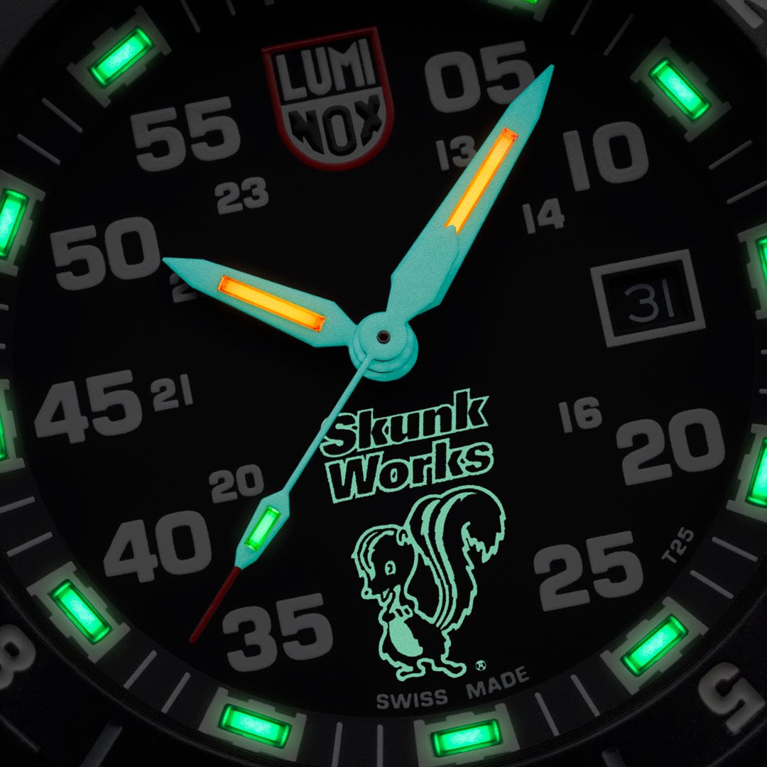 Luminox F-117 Nighthawk x Skunk Works XA.6442.H Herren Armbanduhr • Saphirglas • CARBONOX™-Gehäuse, Bild 5