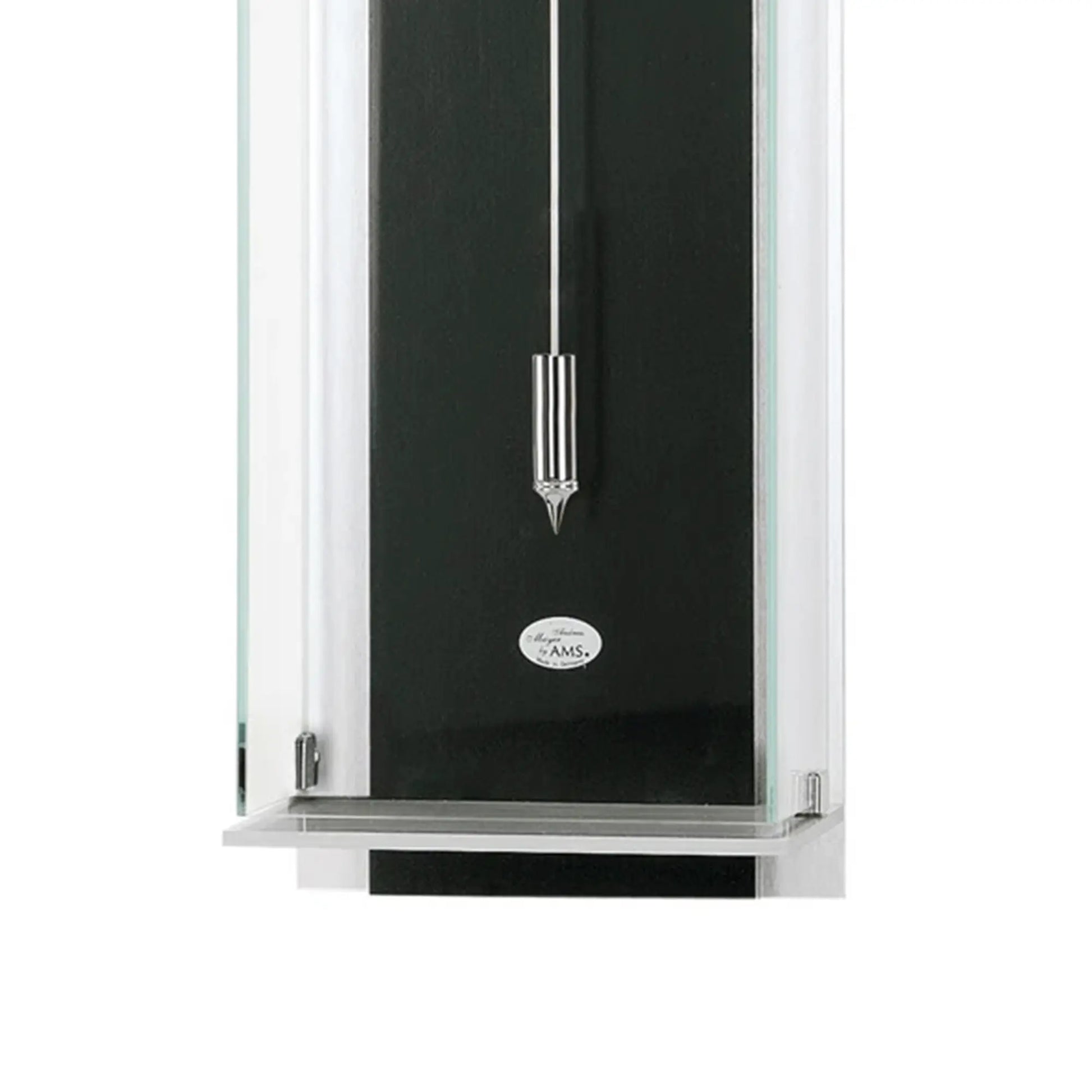 Wanduhr im Glasrahmen mit schwarzer Rückwand und Pendelmechanik, unten mit AMS-Schild