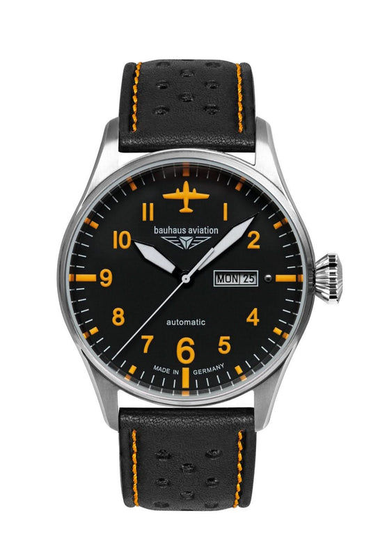Herrklocka med svart urtavla, orange visare och läderarmband