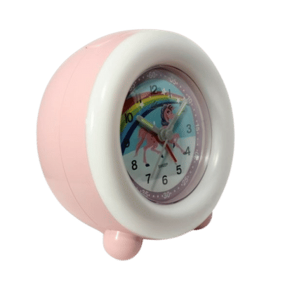 Kinderwecker rosa/weiß, seitliche Ansicht mit rundem Zifferblatt und Farbmotiv.
