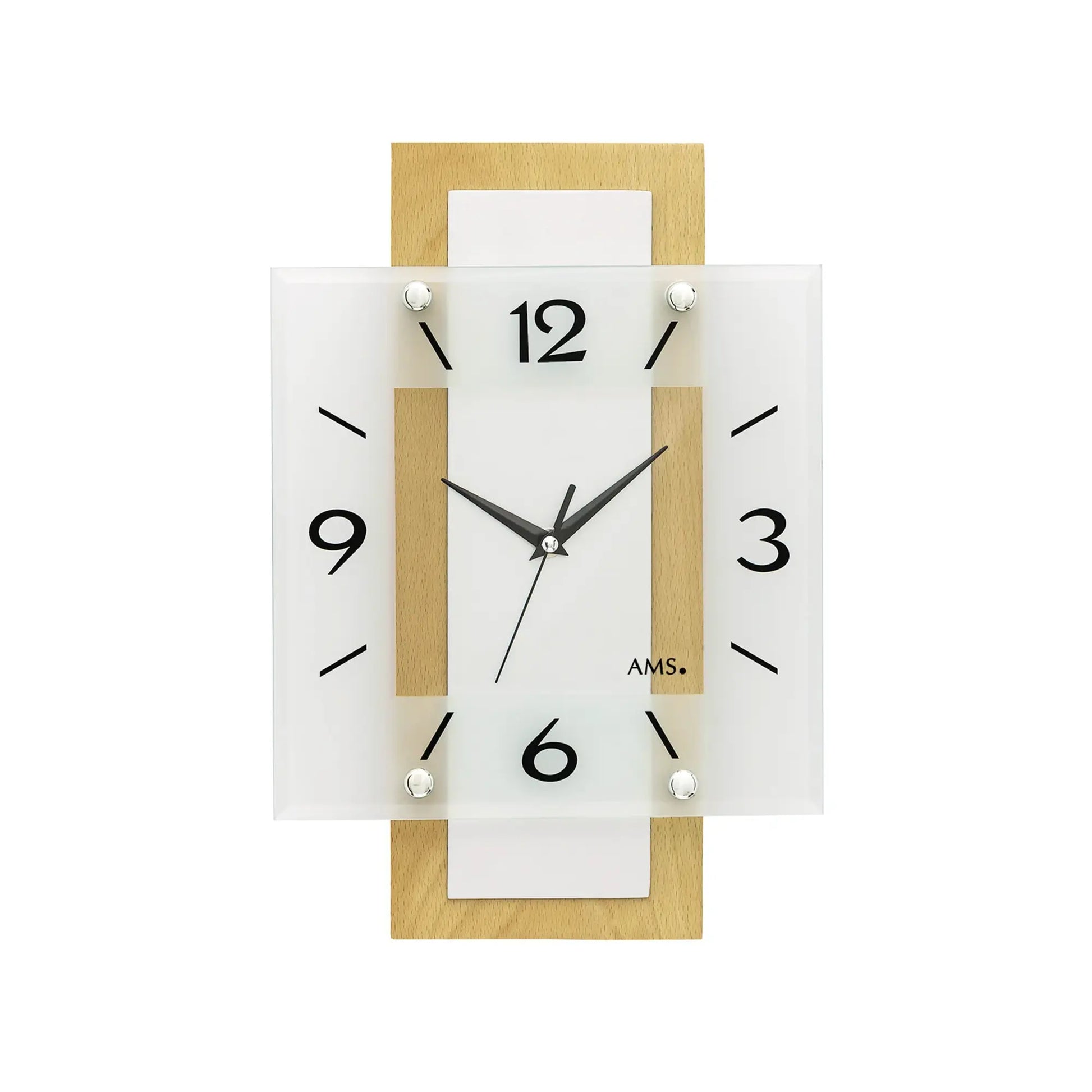 Wanduhr: facettiertes Mineralglas, weißes Zifferblatt, Buche-Holzrahmen, schwarze Zeiger