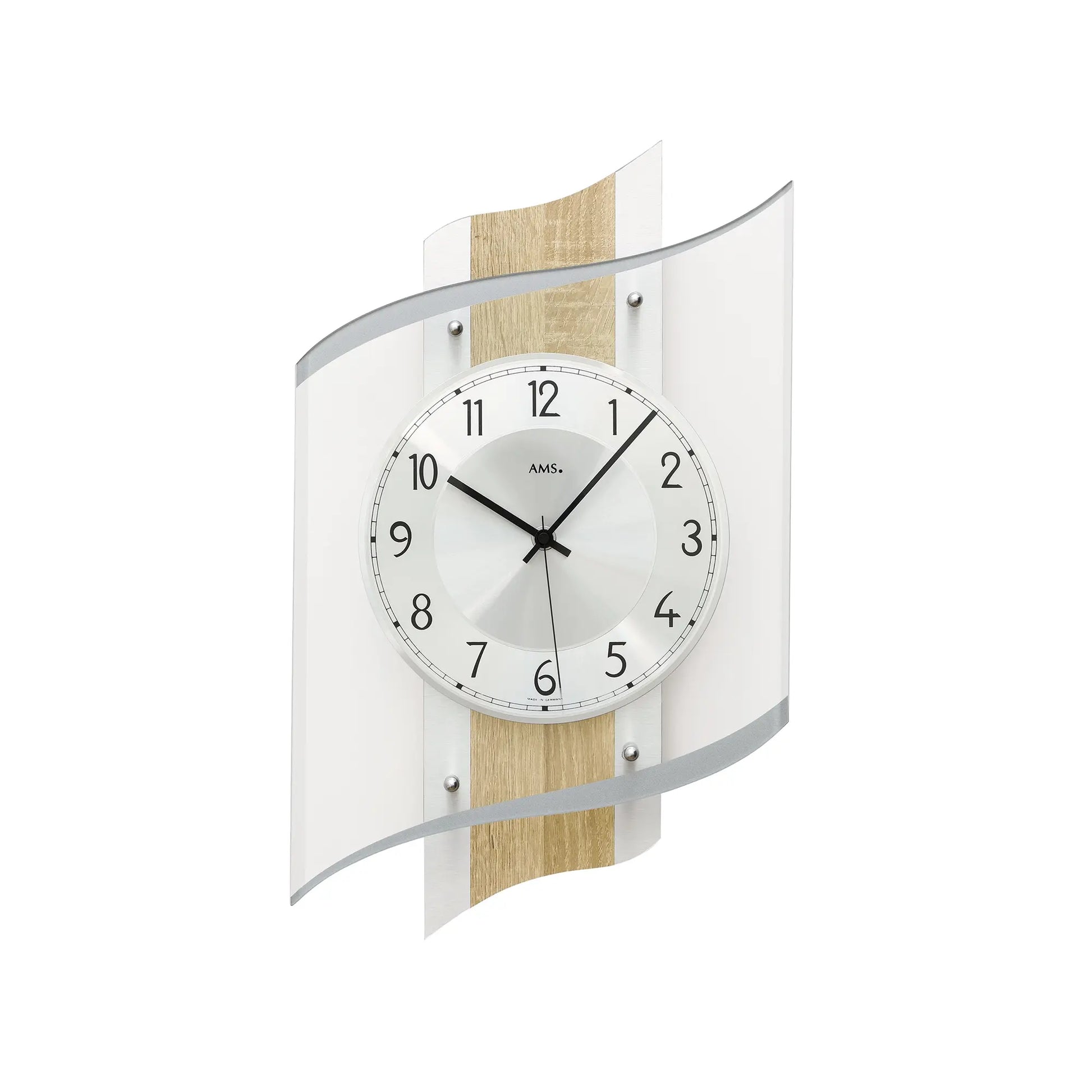Wanduhr mit weißem Zifferblatt, schwarzen Zeigern, Aluminiumrahmen und Holzstreifen, Facettenglas