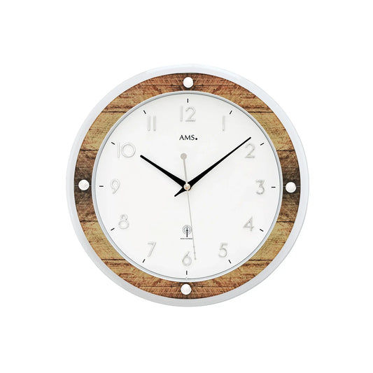 AMS Funkwerk Wanduhr: weißes Zifferblatt, schwarze Zeiger, brauner Holzrand und silberner Rahmen