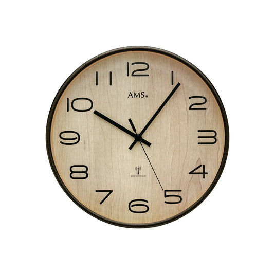 Runde Wanduhr mit beigem Zifferblatt und schwarzen Zahlen sowie Zeigern.