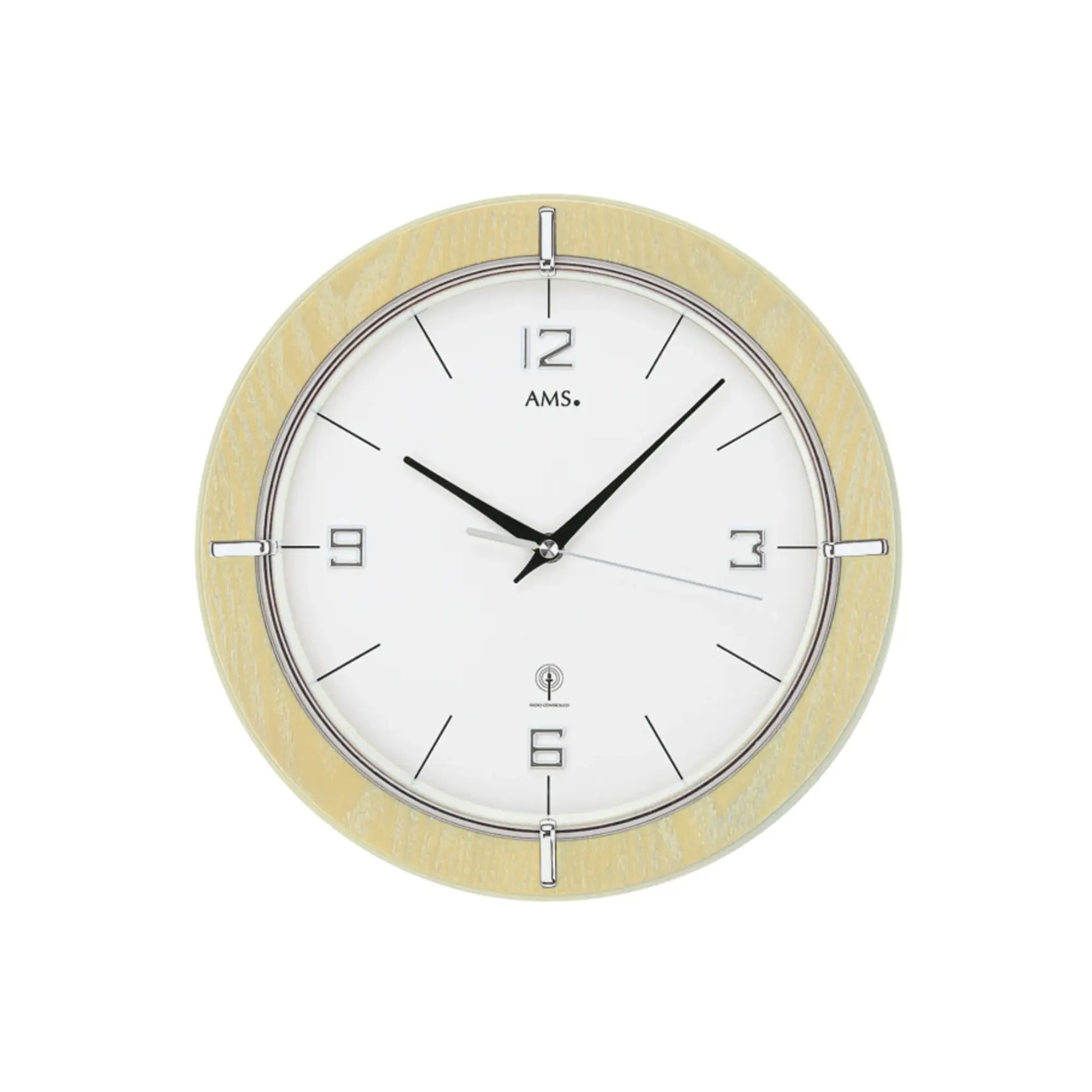 Runde Wanduhr mit Ahornrahmen, weißem Zifferblatt und schwarzen Zeigern, Mineralglas