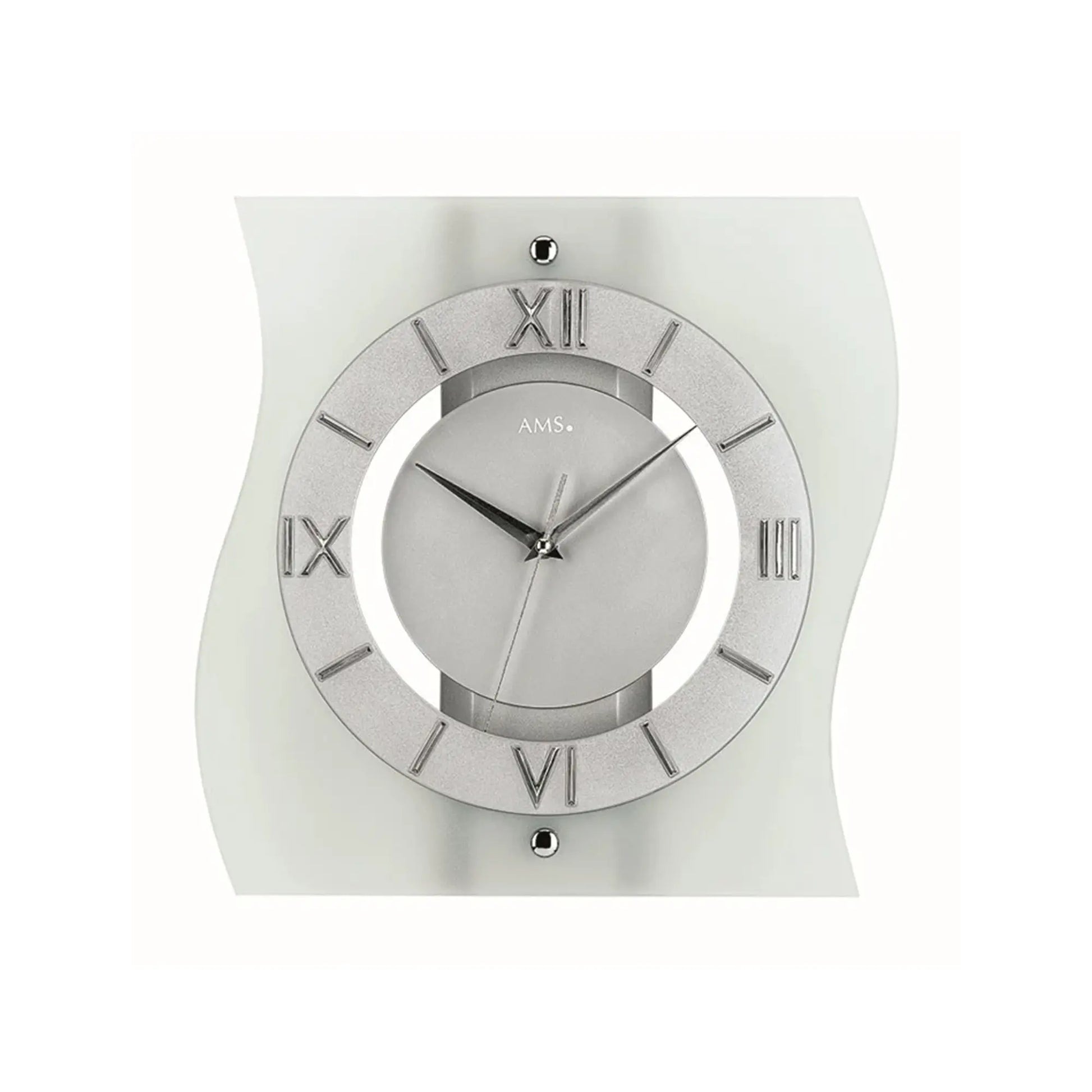 Silberne Funk-Wanduhr mit römischen Ziffern, Mineralglas und markantem Mittelkreuz.