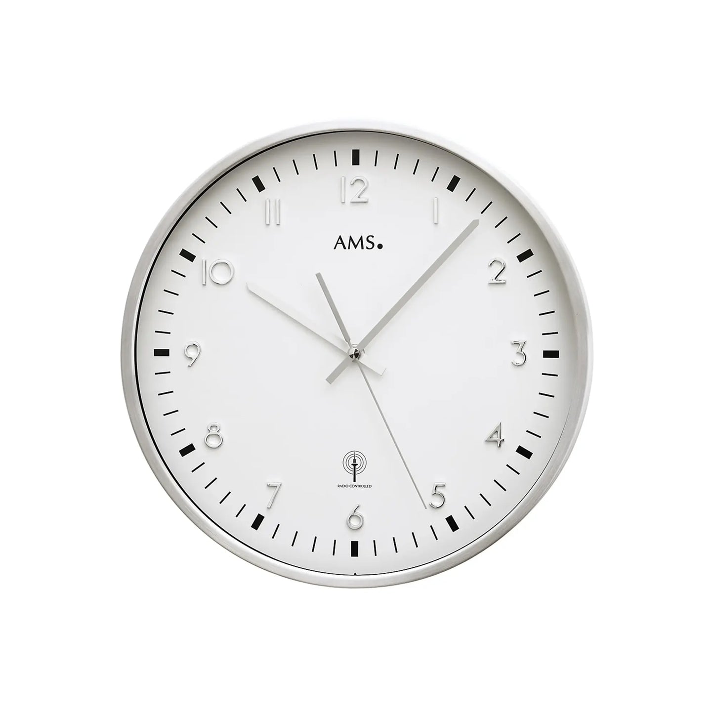 Runde Funk-Wanduhr mit weißem Zifferblatt, silbernem Rahmen und Mineralglas