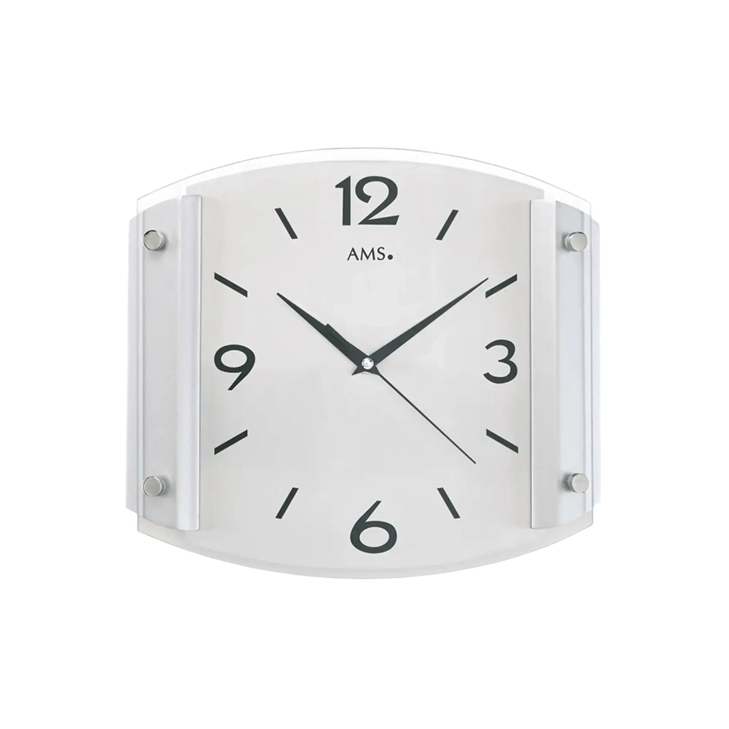 AMS Wanduhr mit rundem silbernem Rahmen, weißem Zifferblatt, schwarzen Zeigern und Mineralglas.