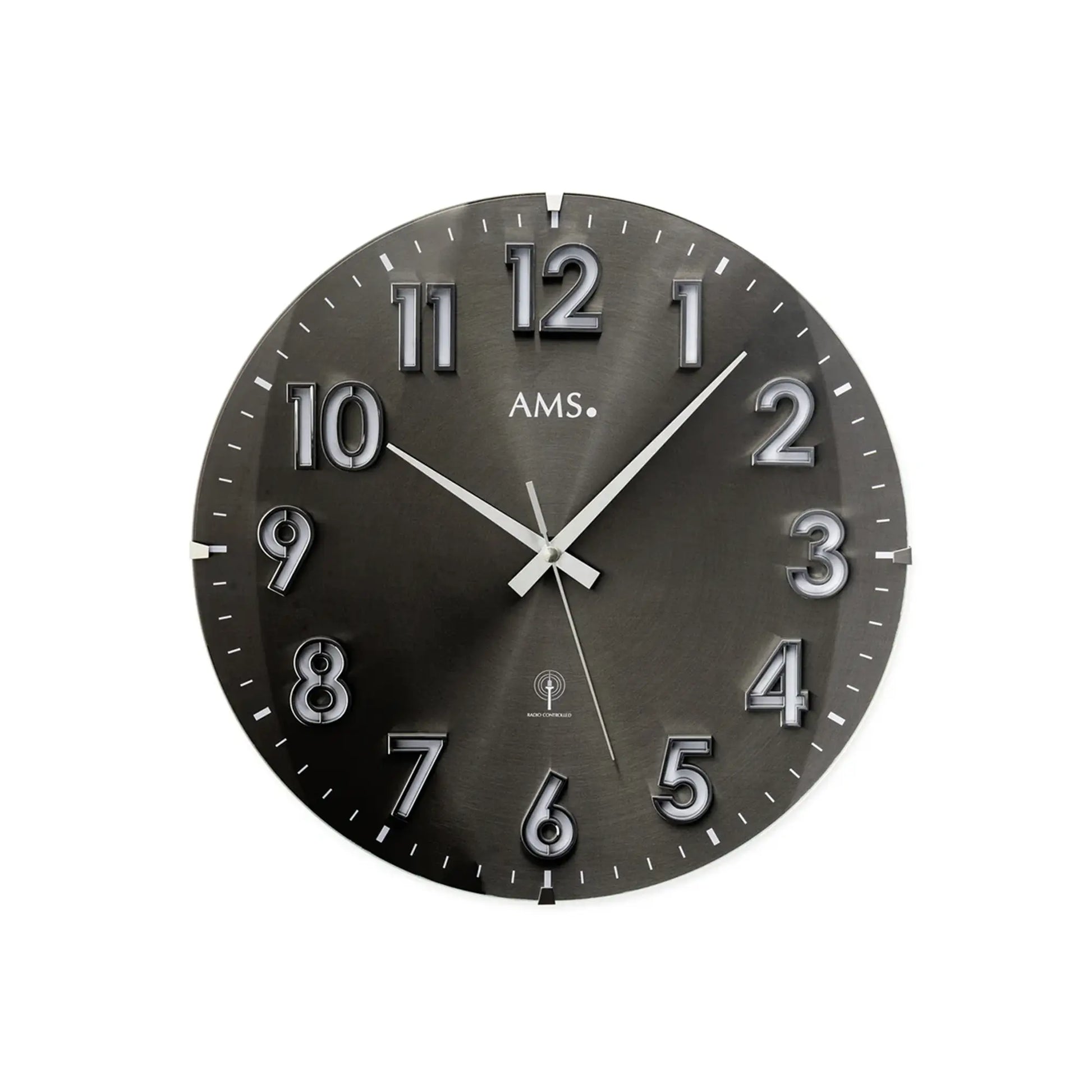 AMS Funk-Wanduhr, rundes dunkles Zifferblatt mit silbernen Ziffern 1–12 und Zeigern