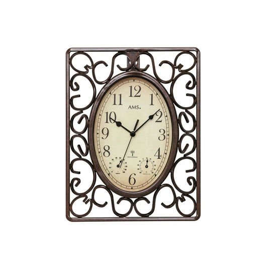 Antike Wanduhr mit ovalem Ziffernblatt und geschmiedetem Metallrahmen