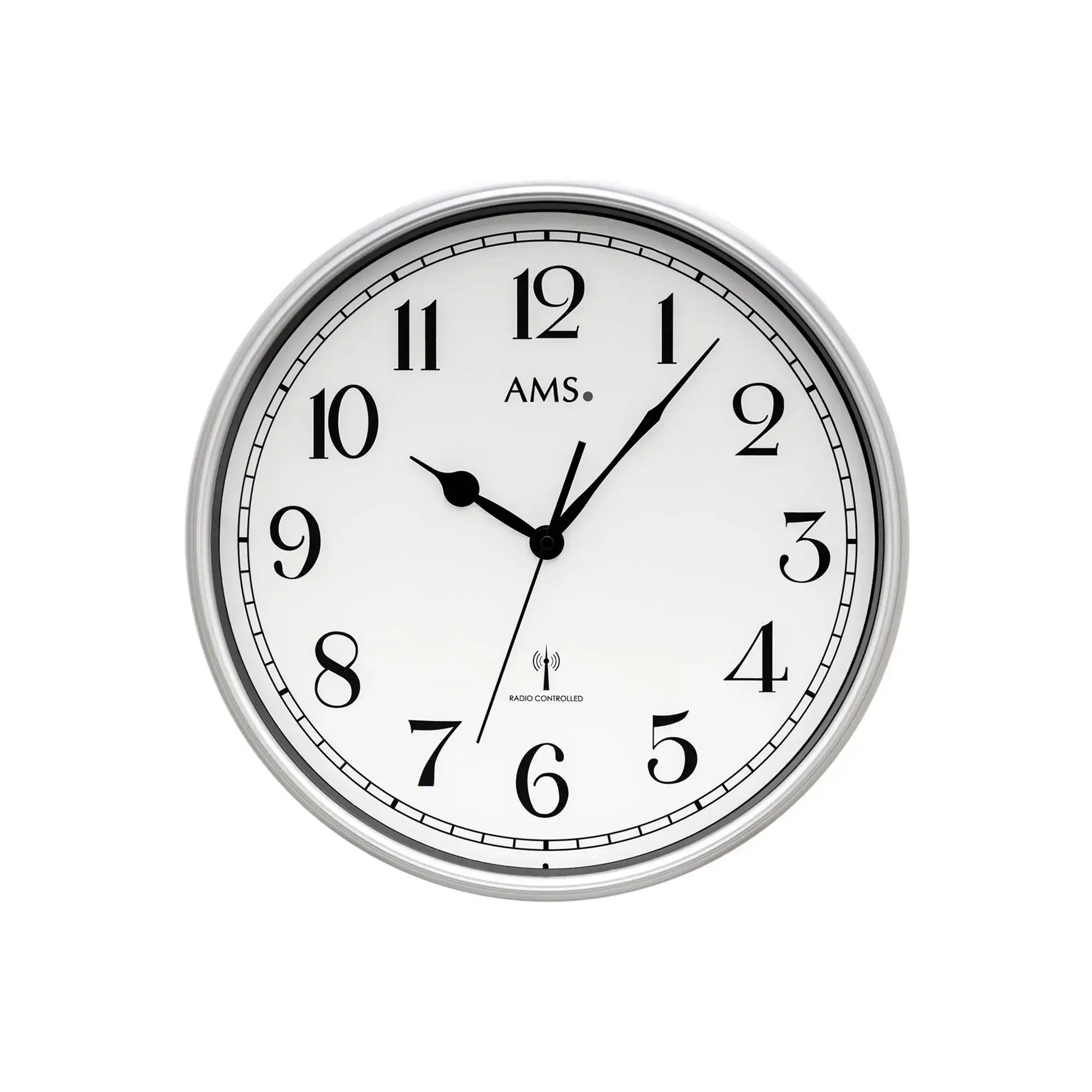 Runde Funk-Wanduhr, silberner Rahmen, weißes Ziffernblatt mit schwarzen Zahlen und Zeigern