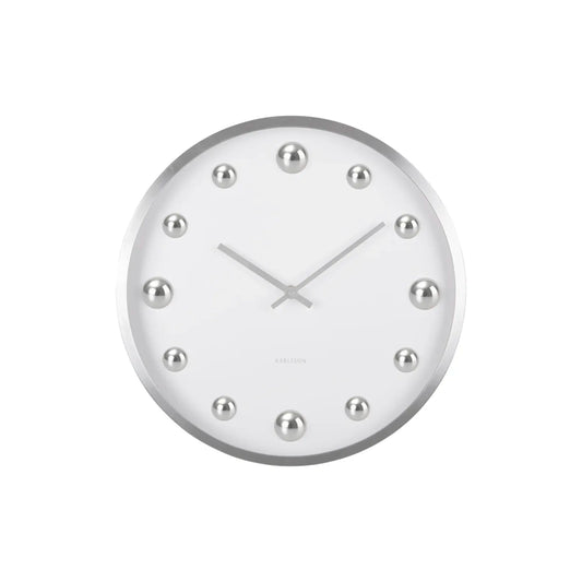 Weiße Wanduhr mit rundem silbernem Rahmen, Punktindex und zwei Uhrzeigern