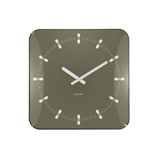 Quadratische Wanduhr mit grünem Zifferblatt, weißen Zeigern und Indexskala