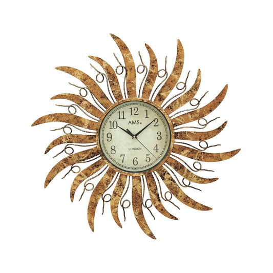 Wanduhr im Sonnen-Design: goldbraune Strahlen um rundes Ziffernblatt mit AMS und LONDON