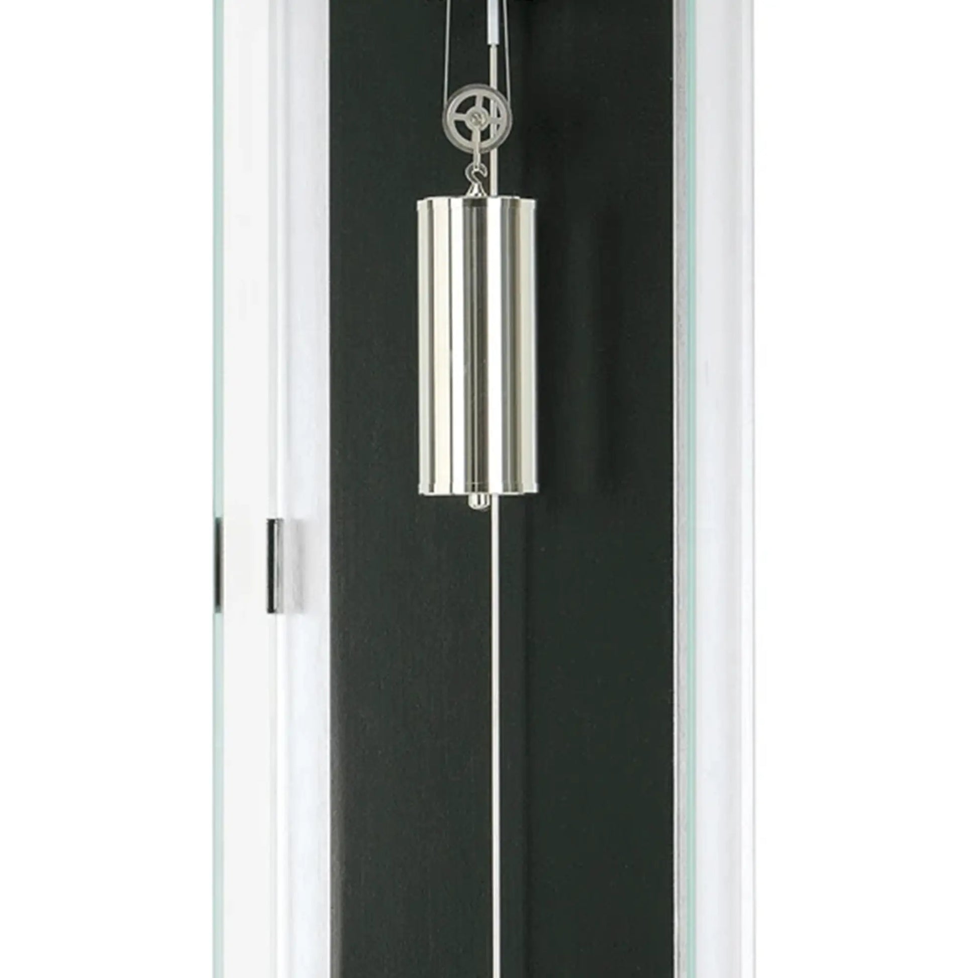 Wanduhr im Glasrahmen mit Pendel und Glockenwerk-Antrieb, silberne Metallteile