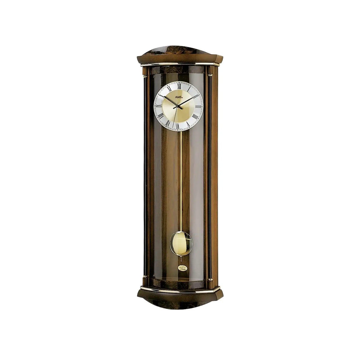 Wanduhr mit schmalem Holzgehäuse, rundem Zifferblatt und Messingpendel