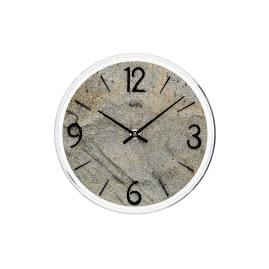 Wanduhr mit grauem Stein-Zifferblatt, schwarzem Zeigersatz und AMS-Logo