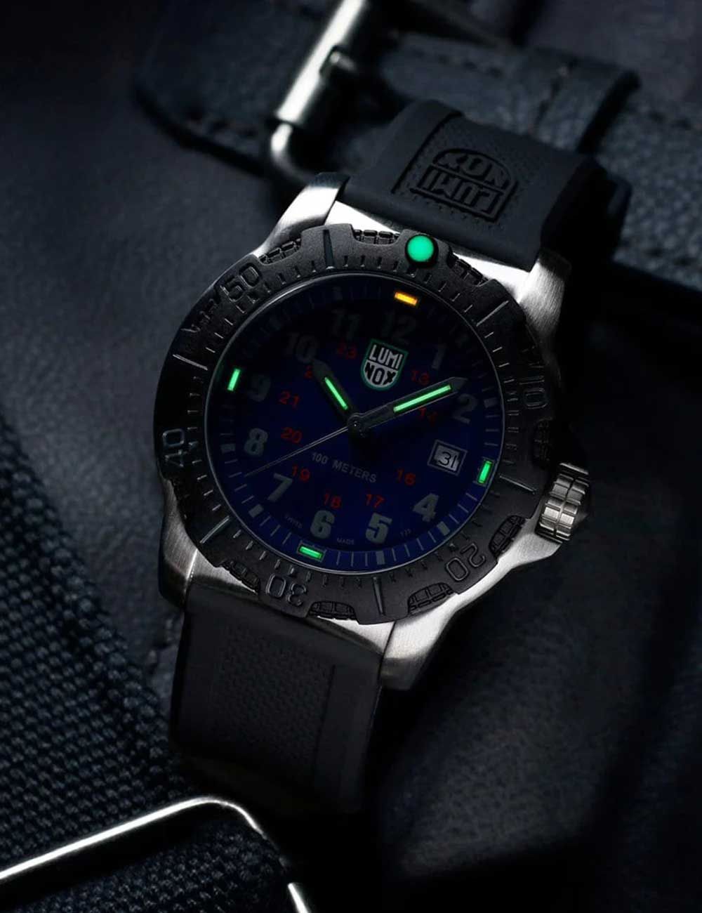 Luminox Manta Ray Steel X2.2133 Herren Armbanduhr • Schweizer Quarzwerk • Tritium-Leuchtmasse, Bild 4