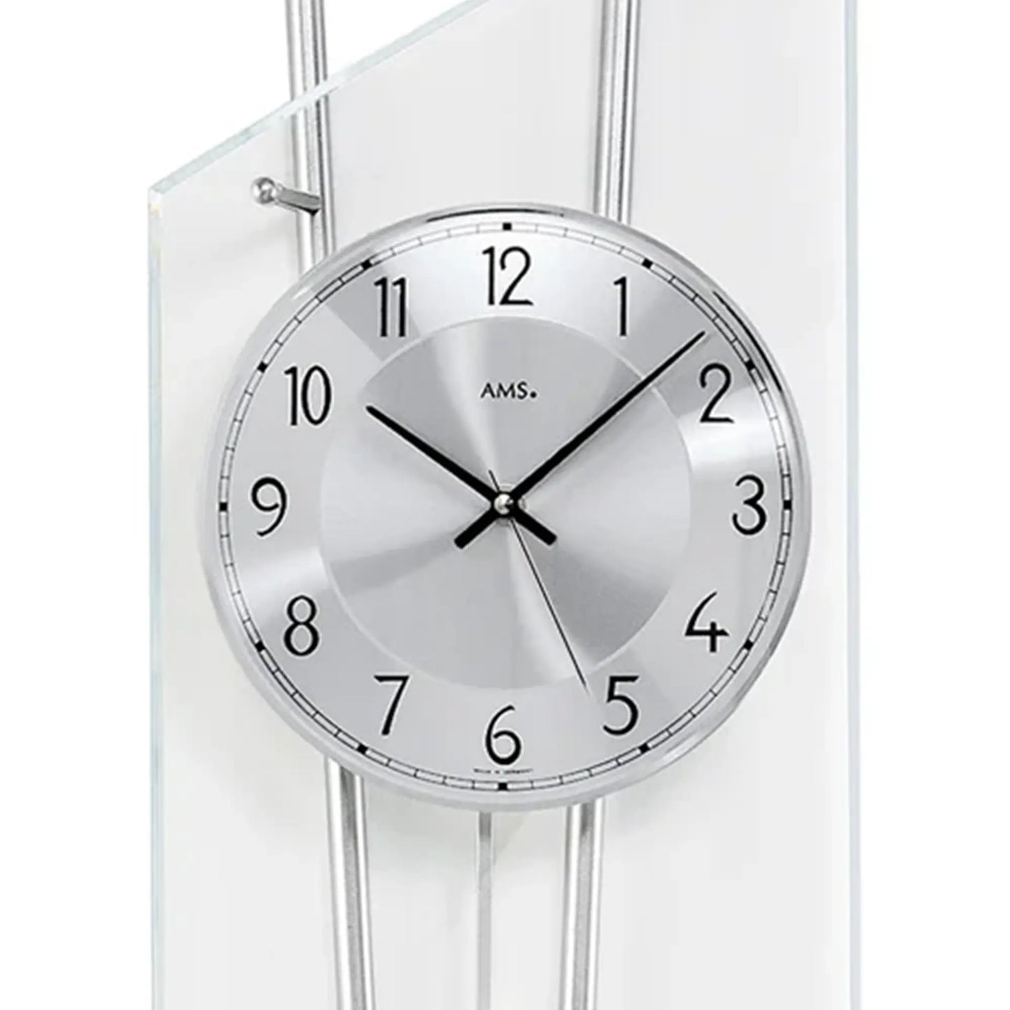 AMS Wanduhr mit rundem Zifferblatt, schwarzen Zeigern und klarer Glasabdeckung